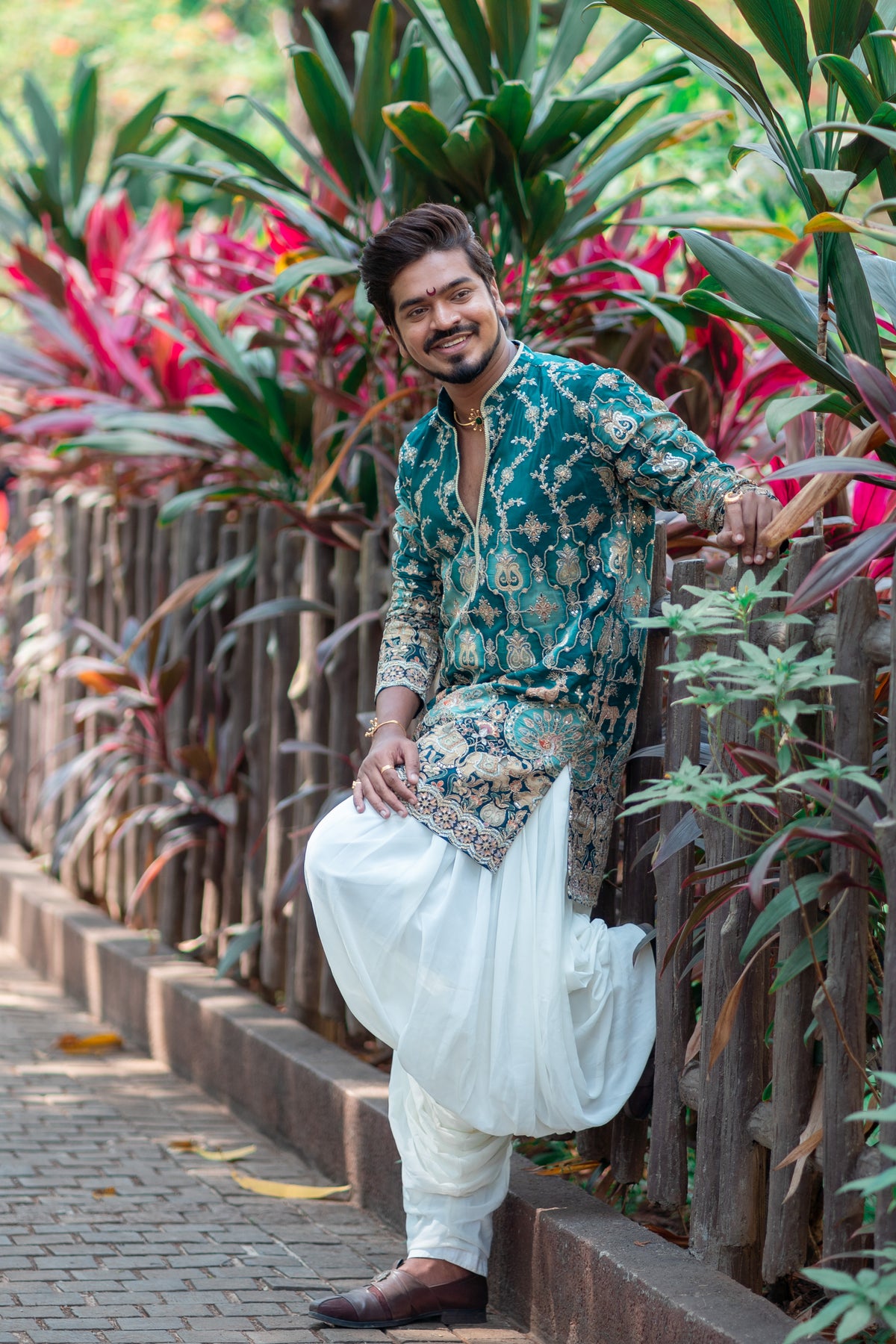 Men's Emerald Green Designer Embroidered Short Kurta