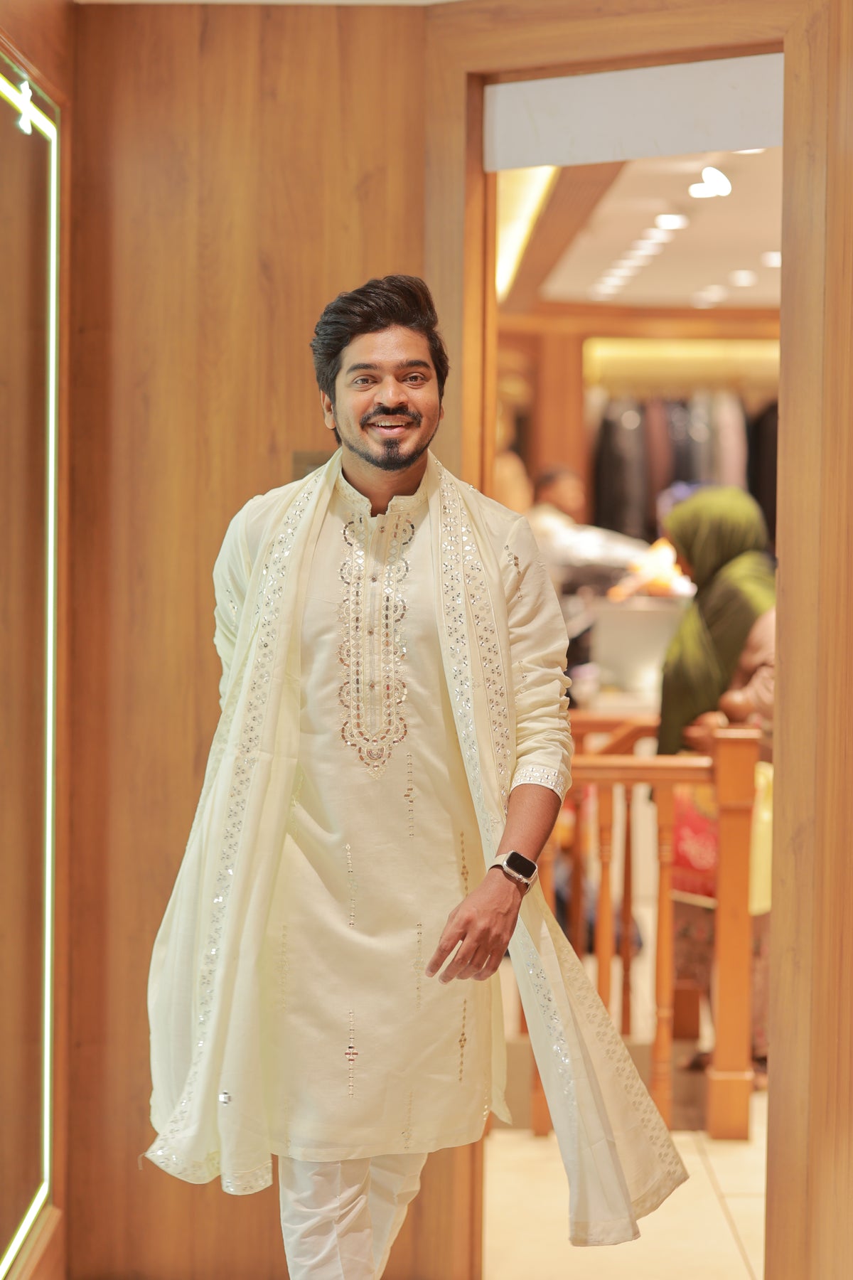 Men's Ivory Embroidered Kurta Set with Dupatta
